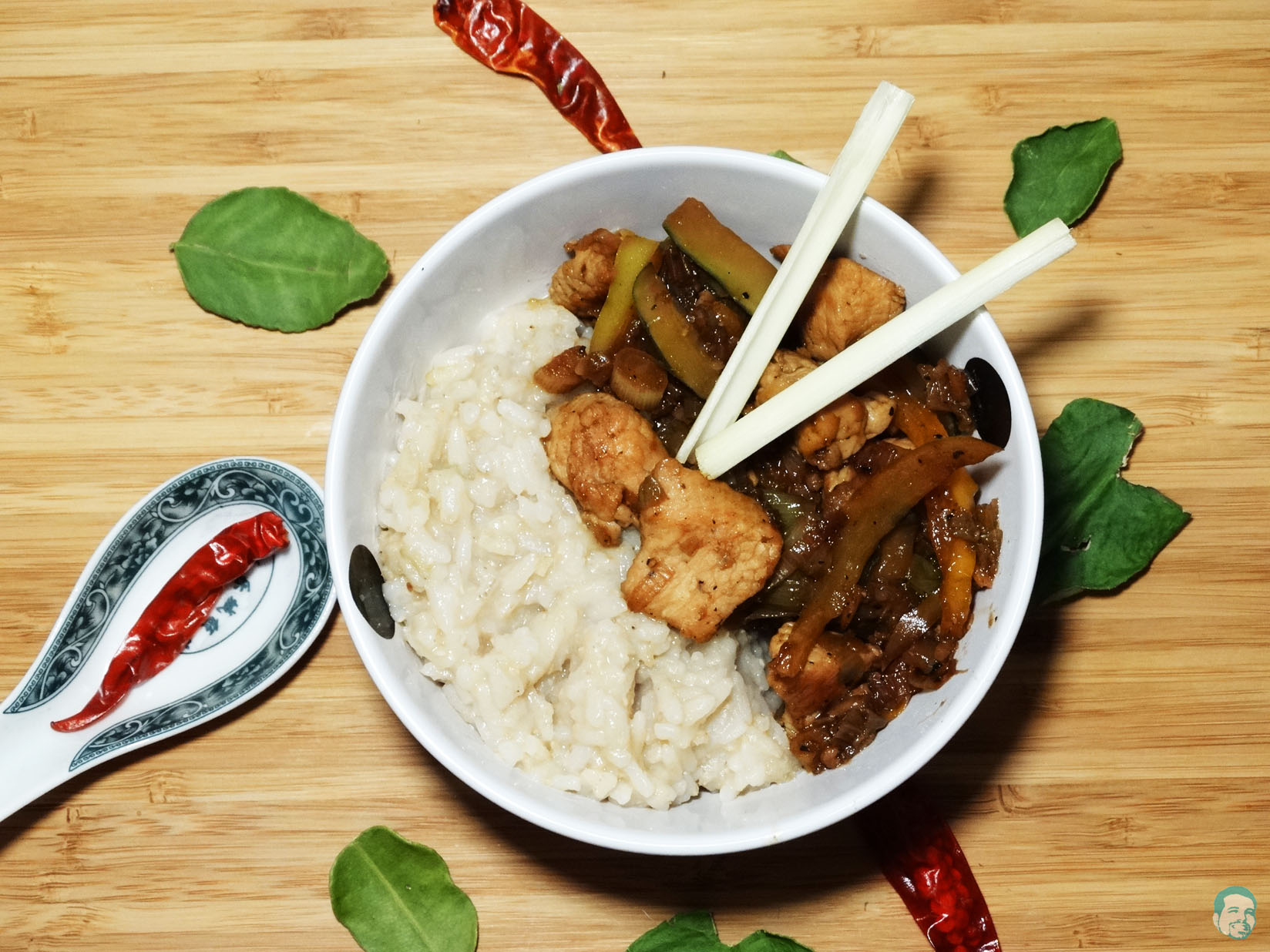 Zucchini Wok mit Naturreis - Haunis Food Blog