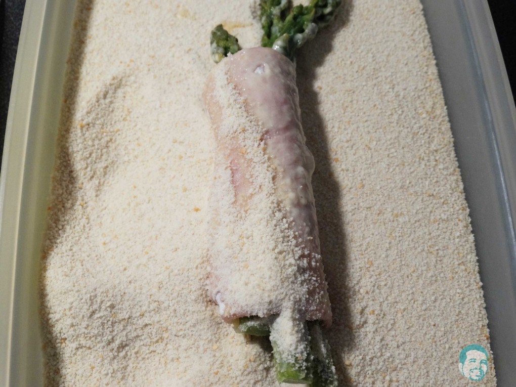 spargel cordon bleu in Brösel