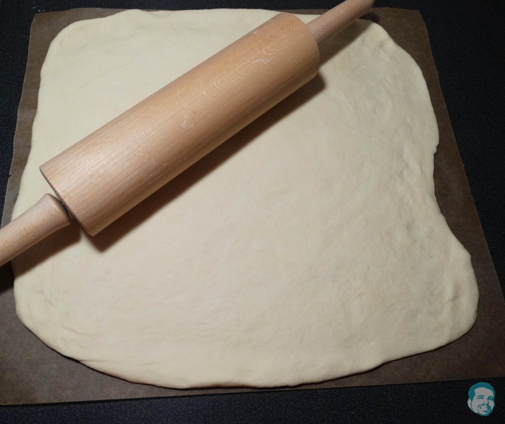 Flammkuchen ausrollen