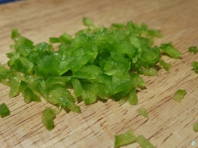 Grüner Paprika fein geschnitten