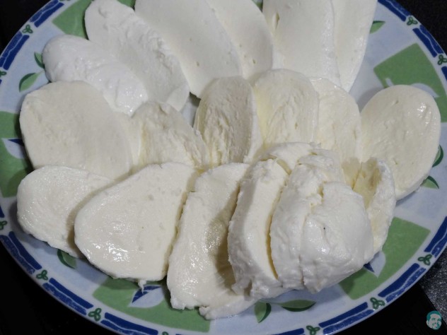 Mozzarella geschnitten