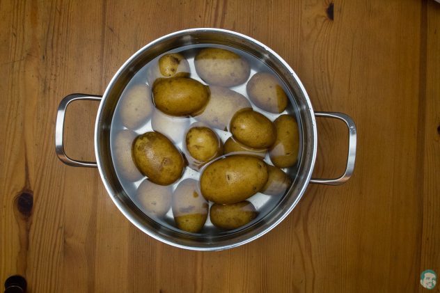 Pikante afrikanische Schupfnudeln Karoffeln kochen